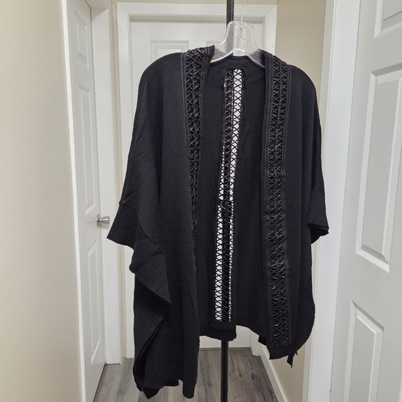Black Oversized Kimono Cardigan | Open Front Crochet Trim Boho Layering Piece - Picture 4 of 9